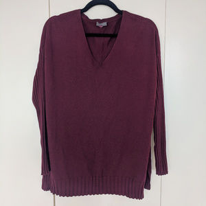 Vince Camuto v-neck burgundy red sweater